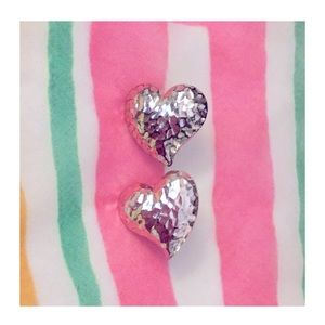 VTG 60s 70s Shiny Silver Hammered Metal Hearts Clip on Earrings